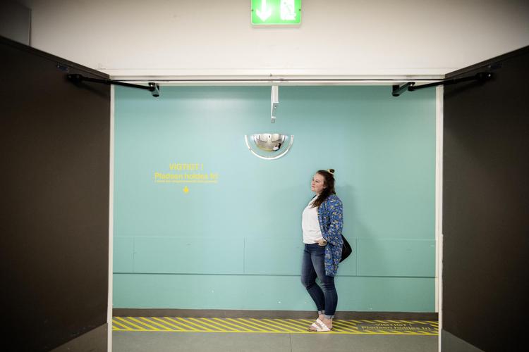 Rikke Bramming tog konsekvensen af sin følelse af tomgang i arbejdet som radiograf. Nu læser hun til læge og er lykkelig over at have taget springet ud i en ny uddannelse. Det er vigtigt at føle sig tilpas i det, man laver, fortæller hun. Peter Hove Olesen/POLFOTO