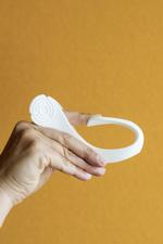 Hegenberger Speculum er udviklet af Malene Hegenberger  i formstøbt bøjelig plastik og skal hjælpe jordemødre og læger, når de skal sy  kvinder, der er bristet i underlivet efter  en fødsel. Maud Lervik