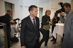 Bestyrelsesformand Ole Andersen (i forgrunden) åbnede onsdag for, at han vil forlade sin post, »når opgaven er løst«. Martin Lehmann/POLFOTO