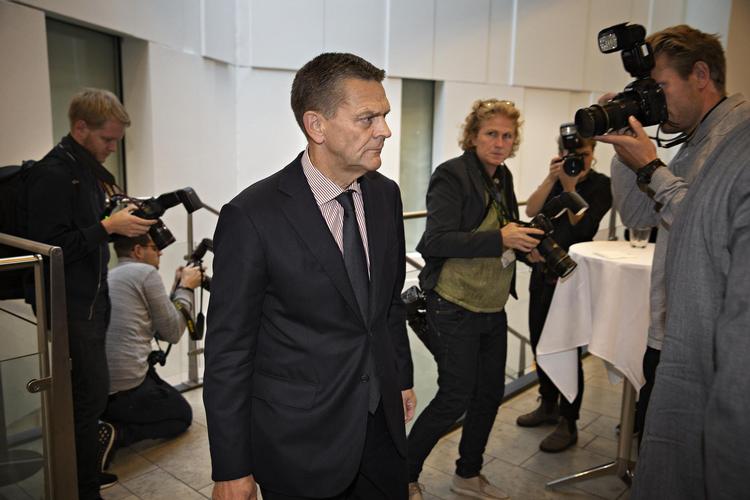 Bestyrelsesformand Ole Andersen (i forgrunden) åbnede onsdag for, at han vil forlade sin post, »når opgaven er løst«. Martin Lehmann/POLFOTO