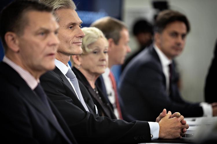 Danske Banks advokatundersøgelse nævner kun den  administrerende direktør og  bestyrelsesformanden ved navn. Resten af bestyrelsen nævnes under et. De frikendes alle for at have et retligt ansvar. Martin Lehmann/POLFOTO