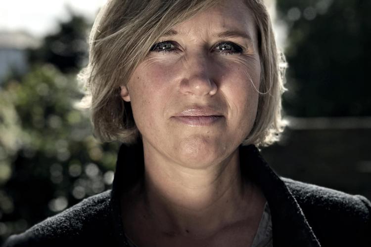 Claudia Regitse Bjarnason  Christensen kunne godt tænke sig, at der fandtes samtalegrupper med andre, der lider af senfølger efter seksuelle overgreb.  Foto: Martin Lehmann 