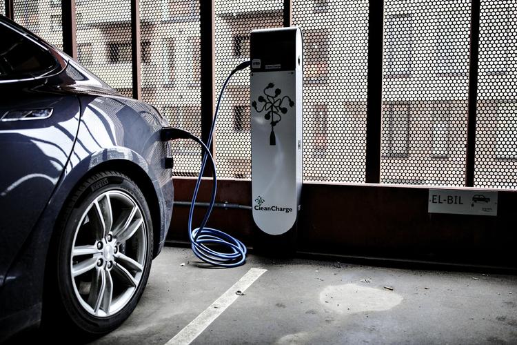 Salget af elbiler kan blive styrket af forskellige støtteordninger fra regeringen.  Arkivfoto Miriam Dalsgaard