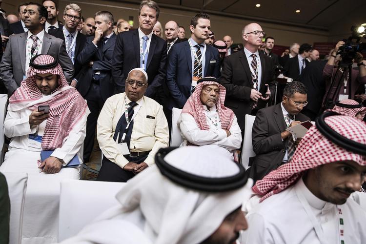 Politikerne skal bestemme rammevilkårene for dansk eksport, mens erhvervslivet skal sørge for vækst og  beskæftigelse, skriver Leif Beck Fallesen. Billedet er fra et dansk erhvervsfremstød i Saudi-Arabien i 2016. Arkivfoto Niels Hougaard