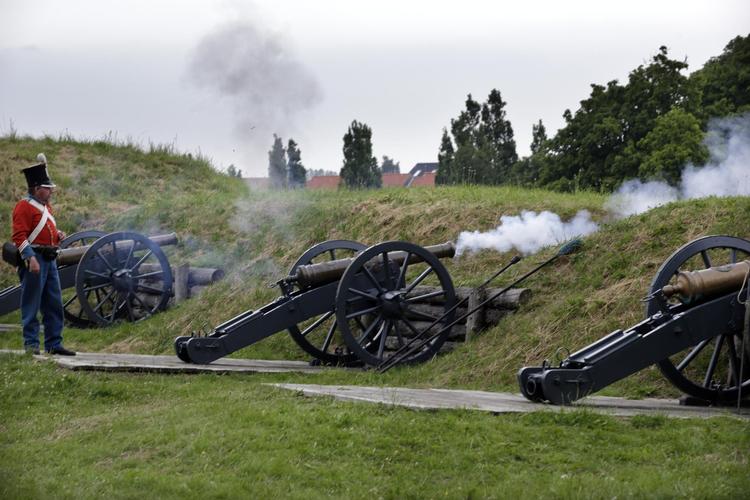I et forsøg på at få Slots- og Kulturstyrelsen til byen slår Fredericia sig op på at være et kulturelt centrum. Her er det den årlige fejring af ’Slaget ved Fredericia’. 