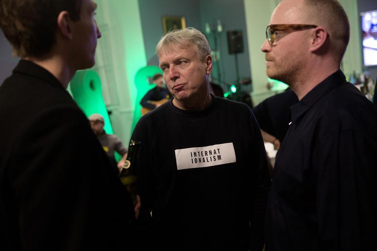 Både Macrons En Marche! og Alternativet vil noget nyt i europapolitikken, men de går ikke til valg sammen. Midtfor ses Uffe Elbæk, til højre  Rasmus Nordqvist. Peter Hove Olesen