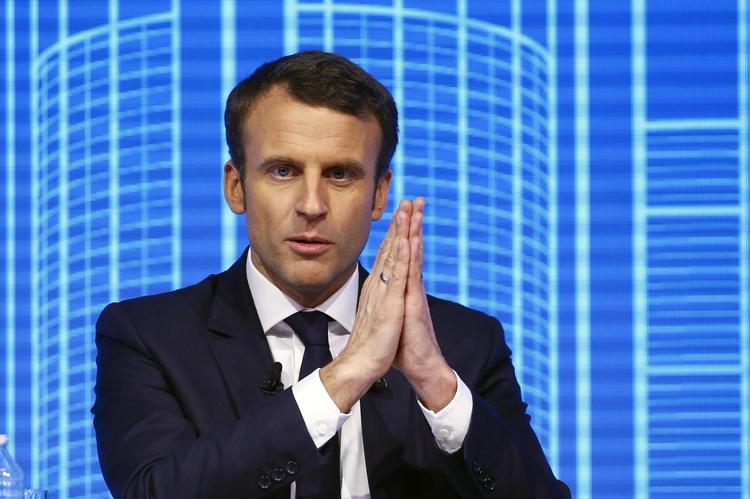 Meningsmålingerne tyder på, at Emmanuel Macron får et absolut flertal med et parti, som kun er to måneder gammel.  