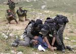 Besættelsen af de palæstinensiske områder har nu varet et halvt århundrede og er blevet nærmest permanent. Den liberale fredsfløj i Israel er i dyb krise, og millioner af palæstinensere lever under militærlovgivning og bliver undertrykt af den israelske hær. Foto: Majdi Mohammed/AP 