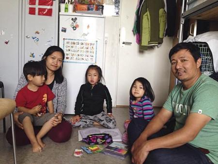 Ah Doi Kareng og hendes familie på asylcentret. De flygtede for 12 år siden fra Myanmar og har været i Danmark siden 2014. I den periode har de foreløbig været på 9 forskellige asylcentre. 