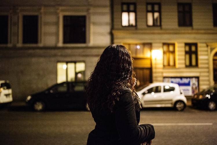 Der er mange forskellige grupper af sexarbejdere, og de bør ikke behandles ens. Her en prostitueret på gaden på Vesterbro. Melissa Hjerrild