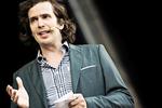 Kristian Leth har skrevet små, abstrakte historier til børn, der passer til danske kompositionsstykker fra det 20. århundrede. Værket hedder 'Vildtvoksende fantasier'. Mathias Løvgreen Bojesen
