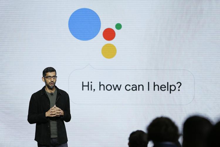 I forrige uge fremviste Sundar Pichai fra Google (billedet) en video, hvor et nyt Google-program bestilte tid hos en frisør. Men drømmen om kunstig intelligens var mere storladen end som så, skriver forfatterne. Arkivfoto:  AP/Eric Risberg