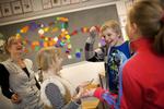 Der er for mange børn, der er stressede og mistrives. Det må vi rette op på. Her ses en time med en inklusionspædagog på Sundbyøster Skole. Lars Just/POLFOTO