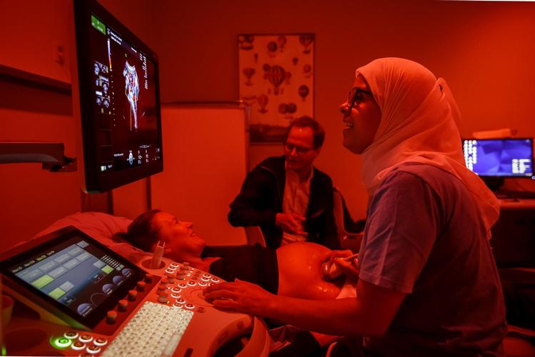  I 18 år har Noura Bendali haft sin gang som jordemoder på Hvidovre Hospital.   Mads Nissen