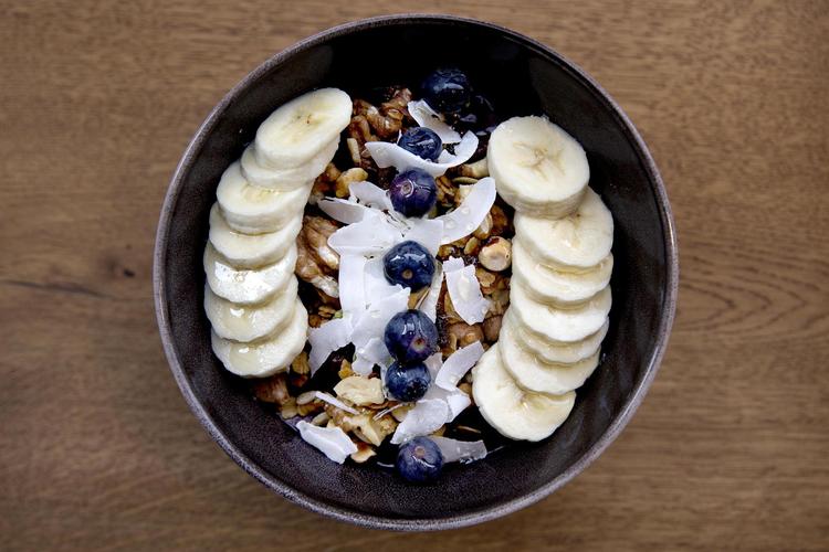 På Bowl Market serverer de mad i skåle og »Vesterbros måske bedste morgenmad«. Caféen var en af de bedst anmeldte i året, der gik.  