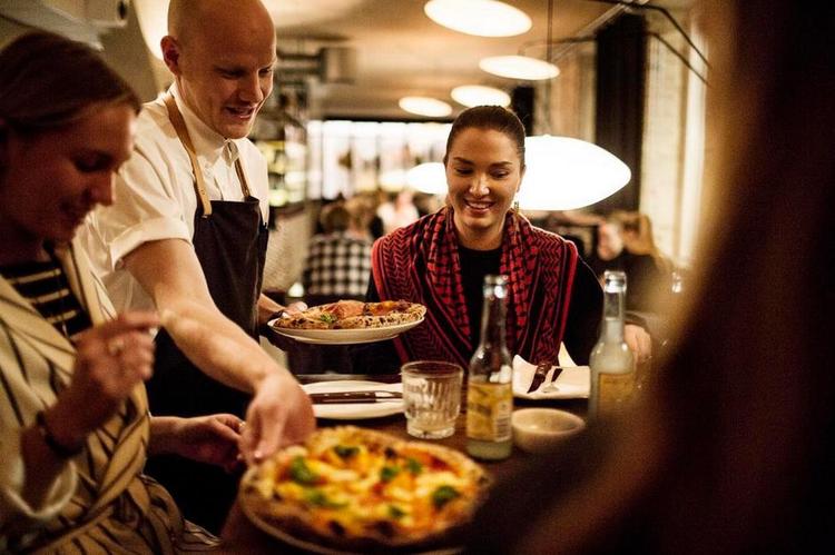 Pizzaerne på Restaurant BÆST på Nørrebro er blevet kåret til de ottende bedste i verden. Foto: Ditte Valente 