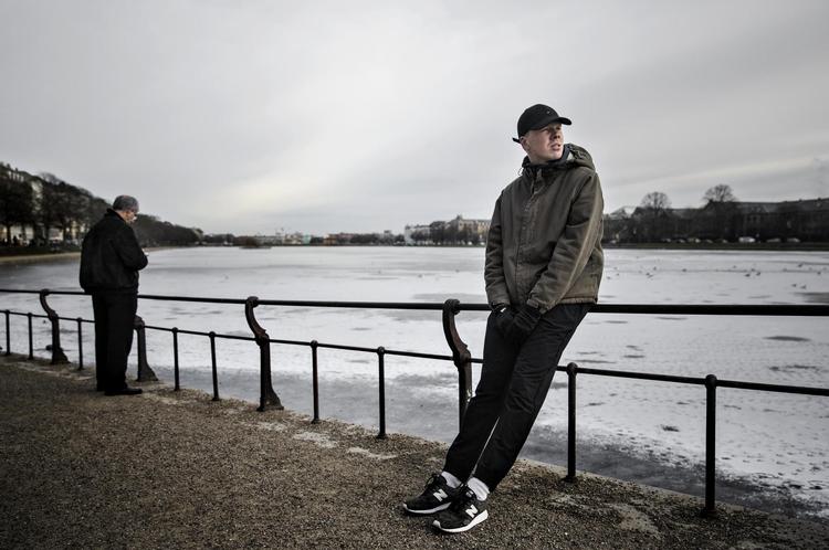 I aften kl. 20.30 giver Emil Kruse koncert i Lille Vega.  