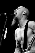 I aften gæster Nick Oliveri Stengade og denne gang med et akustisk soloshow!
 