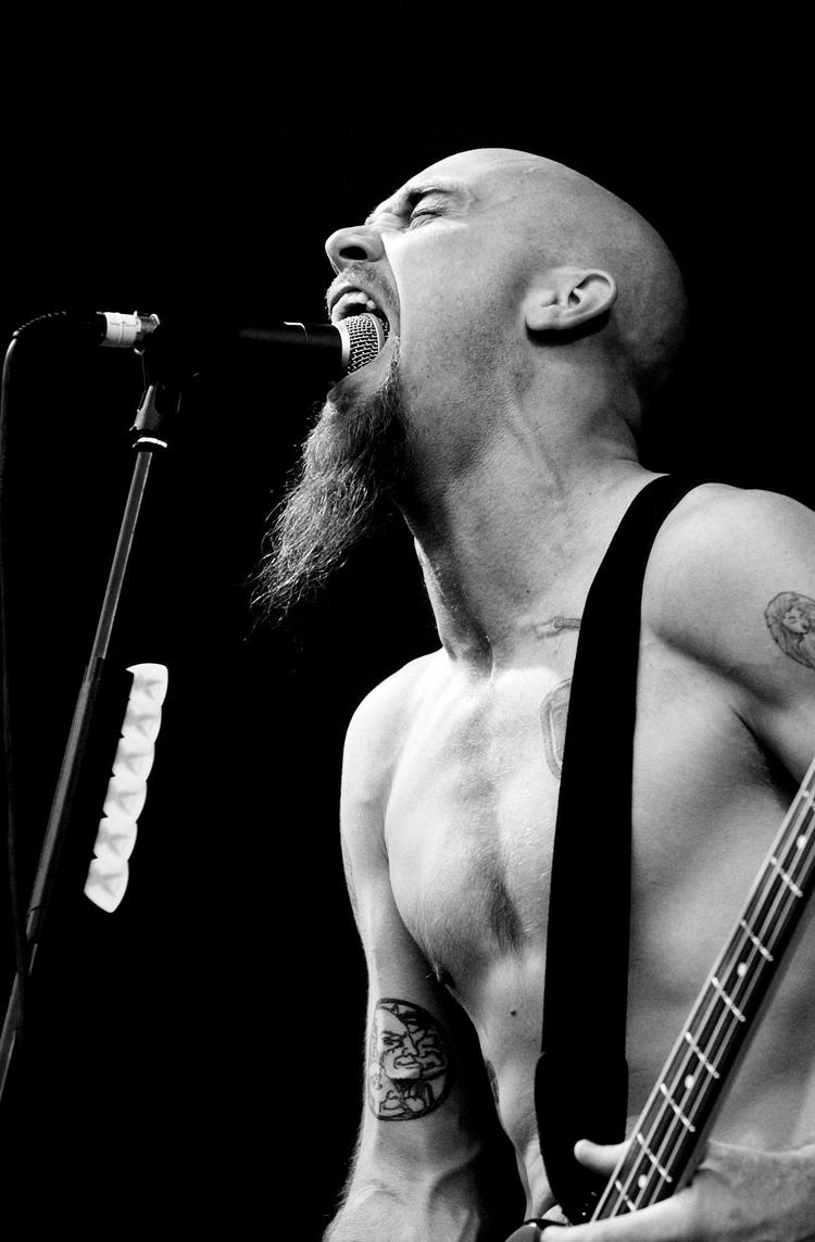 I aften gæster Nick Oliveri Stengade og denne gang med et akustisk soloshow!
 