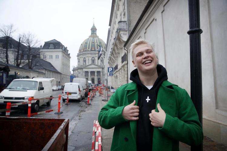 Anthon Edwards Knudtzon er den ene halvdel af duoen Citybois, som han har med sin ven Thor Blanchez Farlov. I morgen aften giver de koncert i Pumpehuset.  