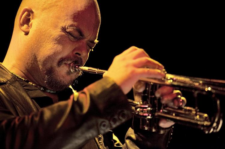 Den svenske trompetist Anders Bergcrantz giver releasekoncert, når han gæster Montmartre med fire andre svenske talenter, heriblandt saxofonisten Tomas Franck. 