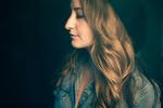 For at få råd til at indspille sin debutplade pantsatte Margo Price bl.a. sin vielsesring. Heldigvis blev albummet en så stor succes, at hun siden har kunnet købe ringen tilbage. 