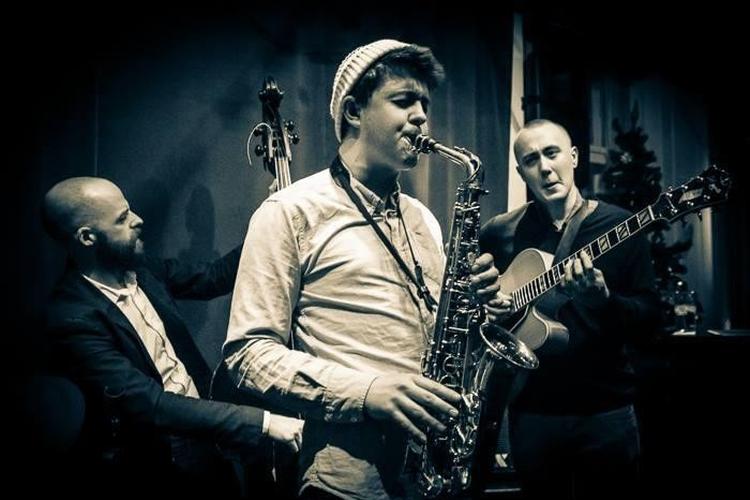 21 år og allerede en af kernemedlemmerne  i den nye bølge af unge musikere, der dyrker amerikansk mainstream og bebop. 