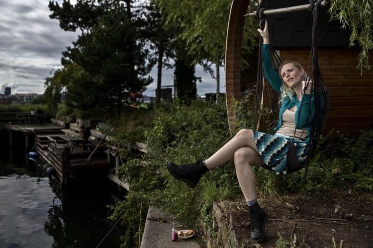 Nina Sveistrup Clausen går helst i byen for at høre musik i den hårdere ende frem for popmusik. 