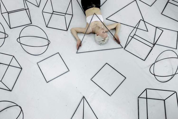 Sophie Dupont er meget optaget af jern som materiale, fordi det er let og billigt, og ligesom åndedrættet er det tilgængeligt for alle. 