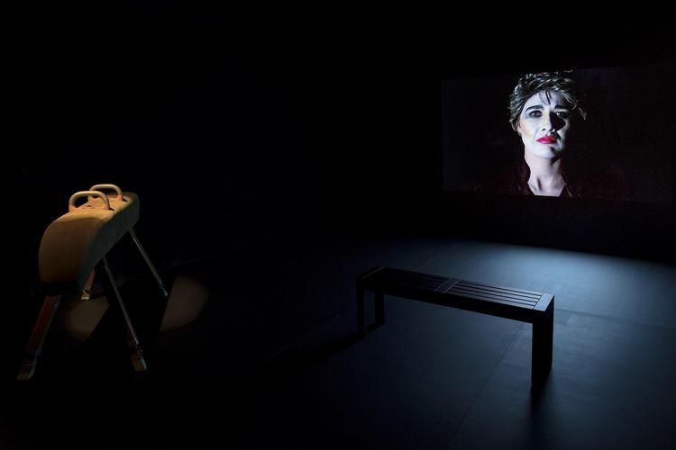 På Museet for Samtidskunst i Roskilde kan man indtil 22. december opleve udstillingen 'Sæt pris på kunsten' om forholdet mellem økonomi og kunst.  