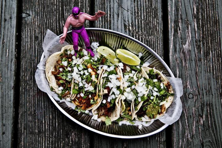 Det er blevet noget nemmere at spise mexicansk i København. Og så er der tilmed knald på farverne imens.  