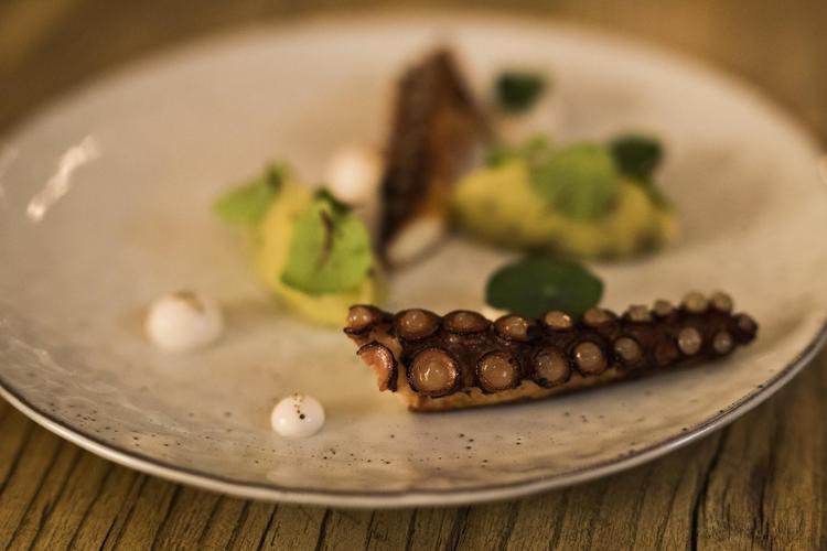 Barabba er opkaldt efter bibelens oprører og forbryder, der lod Jesus i stikken, og blev et symbol på det ateistiske menneske. Ligeså har Riccardo Marcon taget afstand  fra syltede grøntsager, som var et udbredt element i retterne hos sin tid hos Nomas lillebror 108.  