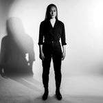 Lyden af at blive voksen er et gennemgående tema i Lindemans sangtekster. 23. april kan hun opleves på Hotel Cecil. Pr-foto