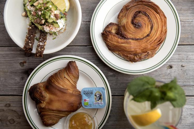 Der er god betjening, hyggelig stemning og lækkert bagværk at komme efter hos nyåbnet Bingo på Amager.  Peter Hove Olesen