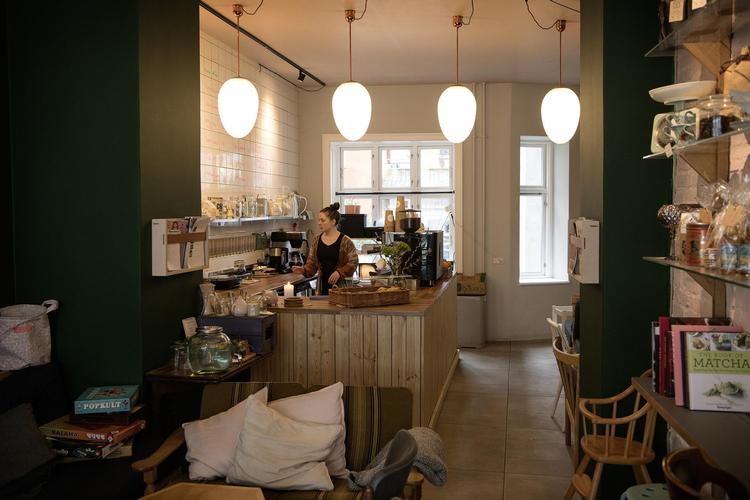 Indehaveren vil gerne smitte gæsterne med sin tebegejstring, og i weekenden kan man bl.a. få vafler og grød med matcha-te.  Peter Hove Olesen