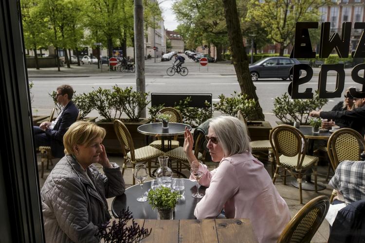 Ewalds er en halvkedelig madoplevelse, men et skønt sted at nyde sin eftermiddagskaffe.  Mads Nissen
