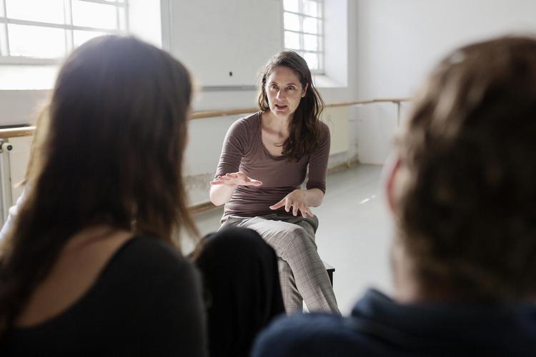 Felt improviserer teaterforestillinger uden manuskript, rollefordeling og scenografi, som resulterer i enestående oplevelser for både skuespillere såvel som publikum.  Emma Sejersen/POLFOTO