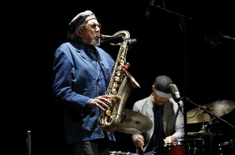 Der er mestre under åben himmel, når Charles Lloyd og Bill Frisell sammen indtager kulturhuset på Islands Brygge i midten af juli. 
 Arkivfoto: Jens Dresling