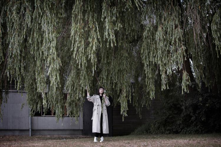 »Det eventyrlige ved Refshaleøen er, at det hele blender ind i hinanden, man kan godt blive lidt væk. Det er lidt mærkeligt at gå rundt der, fordi det bliver blandet med en masse natur, der vokser op og ned af trapper«.  Foto: Miriam Dalsgaard