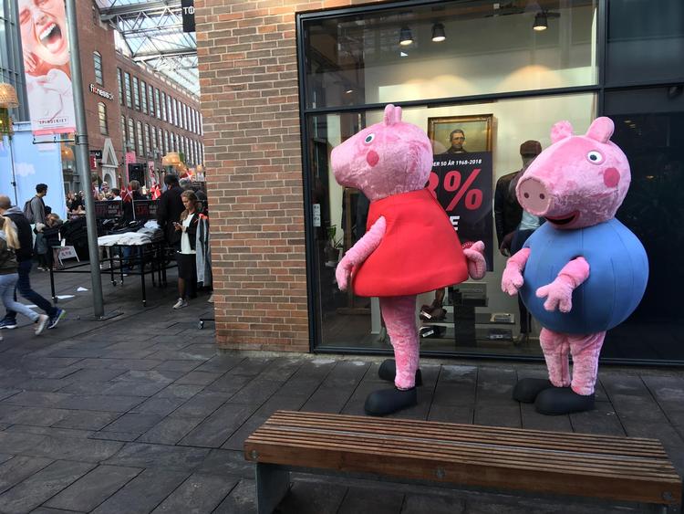 Et børneshow med den populære tegneseriekarakter Gurli Gris og hendes lillebror Gustav, i Valby, fik angsten til at dunke hos Ibyens klummeskribent.  Birgitte Kjær