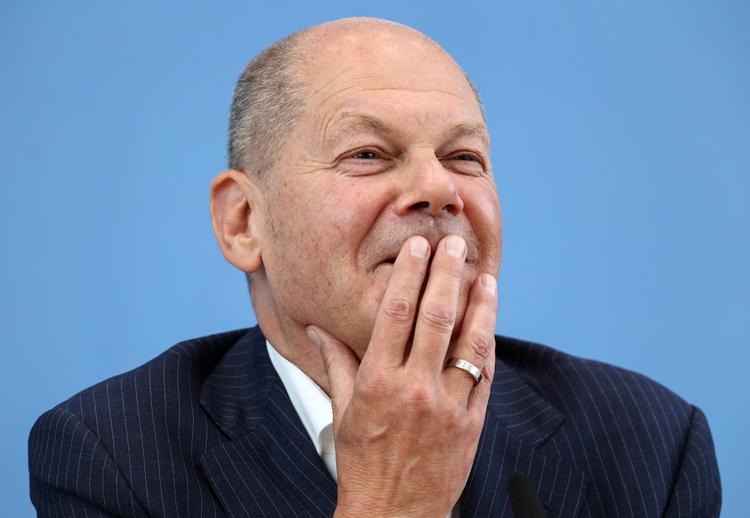 Kun en tredjedel af SPD-vælgerne synes ifølge en frisk meningsmåling, at Olaf Scholz er den rigtige kanslerkandidat, når tyskerne om et år skal til valg.  Foto: Liesa Johannssen/Ritzau Scanpix