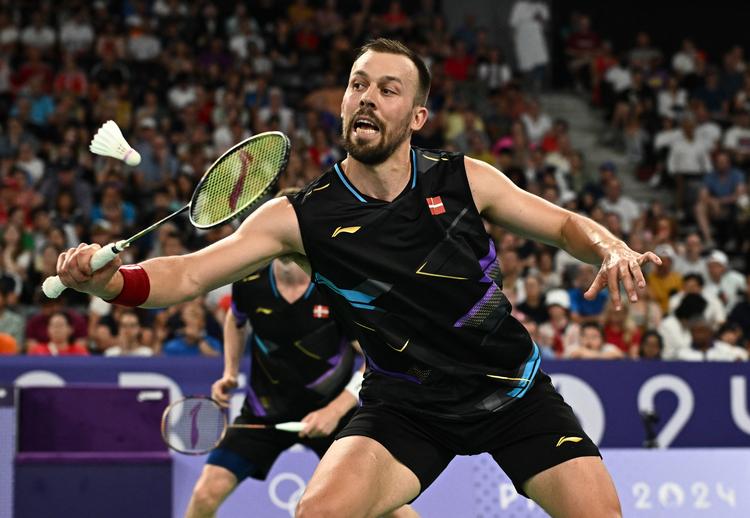 Efter skuffelsen mod et taiwanesisk par søndag aften rejste Kim Astrup (t.v.) og Anders Skaarup sig med en flot sejr i to sæt over Liu Yu Chen og Ou Xuan Chi fra Kina. Foto: Dylan Martinez/Ritzau Scanpix