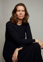 Dansk-norske Kristin Vego vandt debutantpriser i begge sine hjemlande for novellesamlingen 'Se en sidste gang på alt smukt', der kom på norsk i 2021 og dansk i 2022. 'Sent på dagen' er hendes anden bog og første roman. Foto: Birgit Solhaug