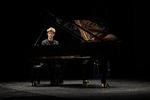 Jan Lisiecki gav en intens times koncert til noget nær perfektion, da han onsdag afsluttede Tivolis serie 'Stjernepianister'. Foto: Martin Lehmann