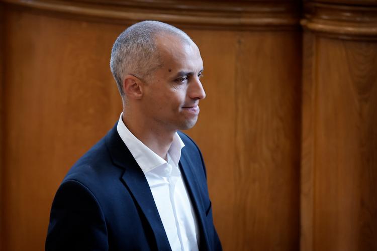 Børne- og undervisningsminister Mattias Tesfaye vil skabe en helt ny ungdomsuddannelse, hvor unge med både boglige og erhvervsrettede interesser og kompetencer skal gå sammen. Foto: Jens Dresling