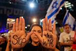 Flere pårørende og demonstranter går på gaden i Tel Aviv i starten af august i håbet om, at det kan være med til a frigive israelske gidsler. Foto: Gil Cohen-magen/Ritzau Scanpix