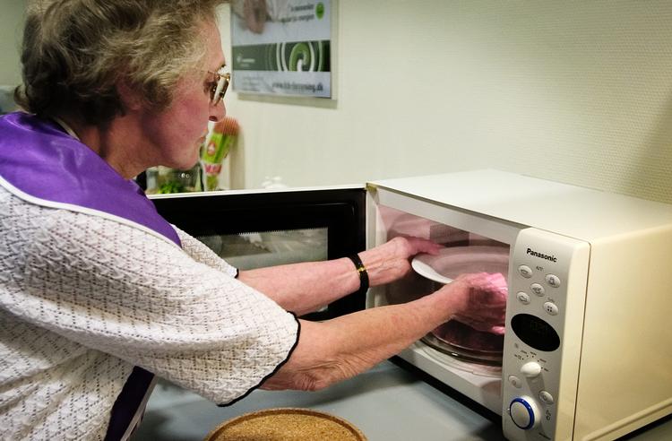 Hvis du mangler en god anledning til at rengøre din mikroovn, så kan ny forskning måske hjælpe dig.  Foto: Camilla Stephan
