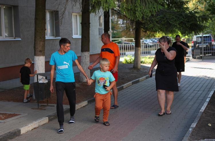 Evakuerede russere, der har forladt deres hjem i Belgorod-regionen efter de ukrainske troppers ankomst. Foto: Stringer/Ritzau Scanpix