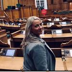 Liberal Alliances Solbjørg Jakobsen stejler over formuleringer som 'vi får for få børn'. Det lugter af, at kvinder har pligt til at føde, mener hun. 