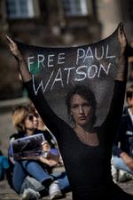 Mandag i sidste uge blev der demonstreret for løsladelse af Paul Watson foran Christiansborg i København.  Foto: Martin Lehmann